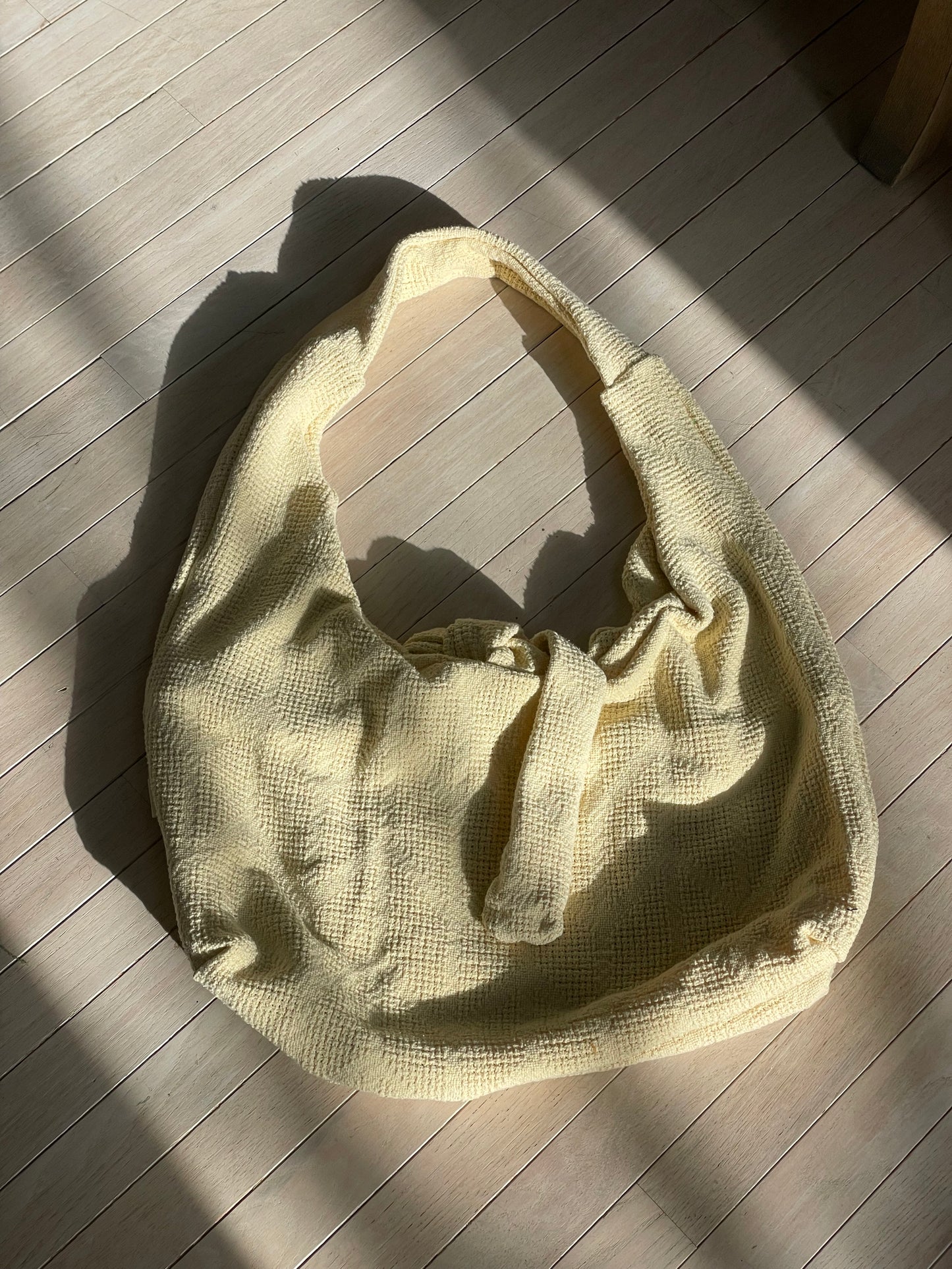 Slouchy bag - Butter yellow crochet